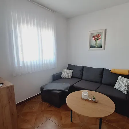 Guest house Laura Vir