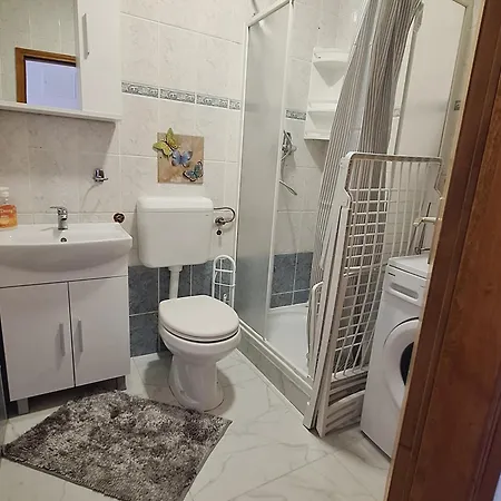 Laura Guest house