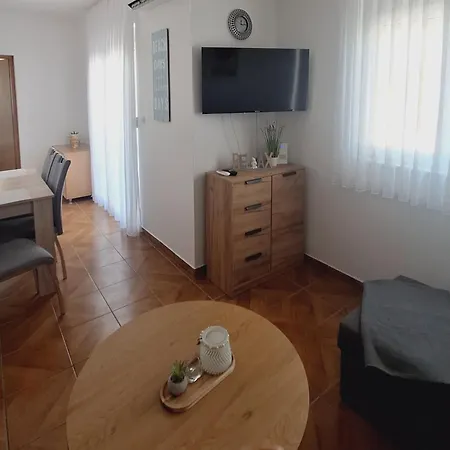 Guest house Laura *