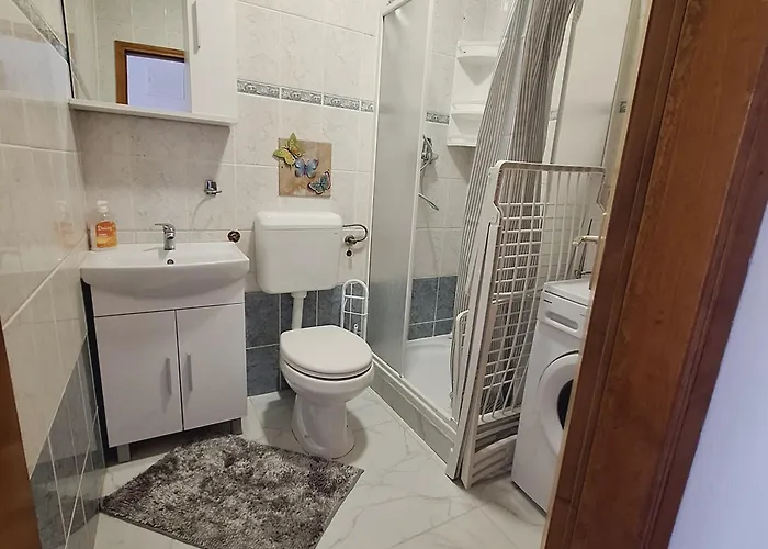 Laura Gostinjska kuća