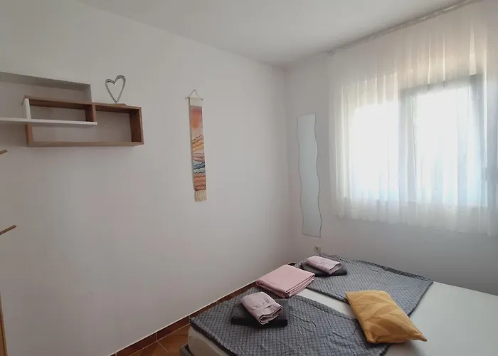 Gostinjska kuća Laura *